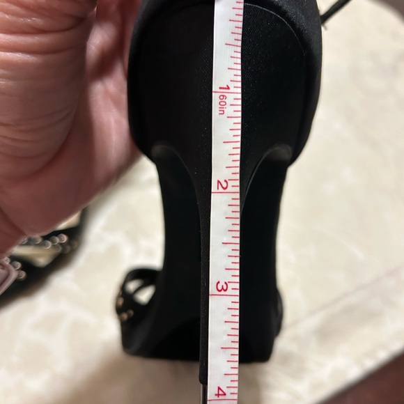 Fioni Night Heels Womens Strap
Ankle Pump Stiletto Gold Studded SZ 10 - Picture 10 of 10